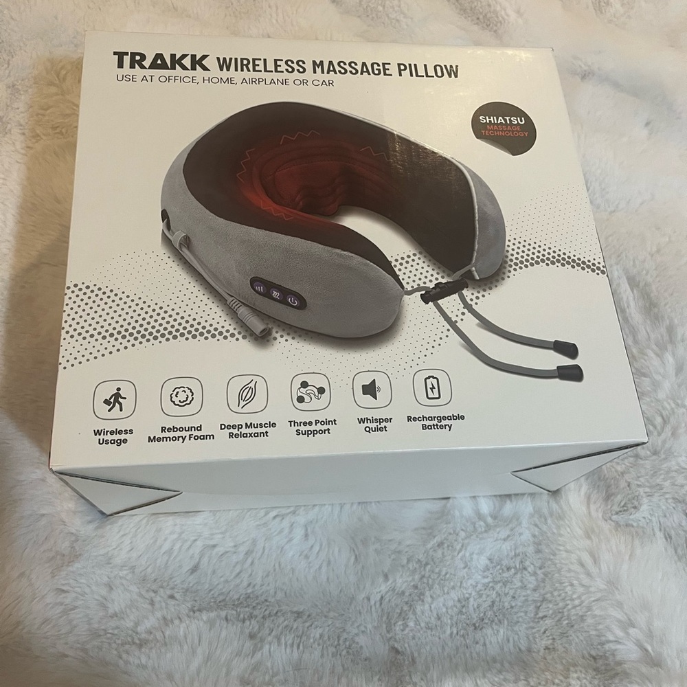 Trakk Wireless Massage & Travel Gray Neck Pillow. NIB